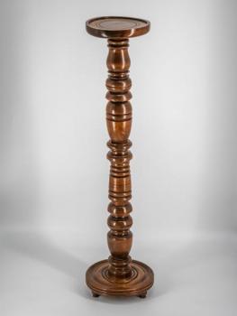 Dřevěný sloup, podstavec Dřevěný sloup, podstavec