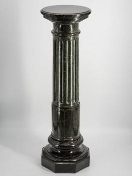 Mramorový sloup z francouzského zámku 1840 Mramorový sloup z francouzského zámku 1840