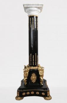 Zámecký / palácový podstavec s Putti Zámecký / palácový podstavec s Putti